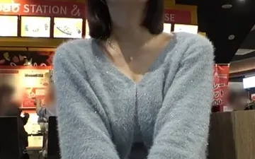 Nàng mẫu nội y nóng bỏng dâng hiến cơ thể - Xem JAV tại Nangcuc