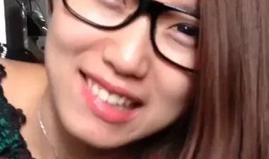 Sức hút khó cưỡng của nàng kính cận - Xem phim sex HD tại Nangcuc