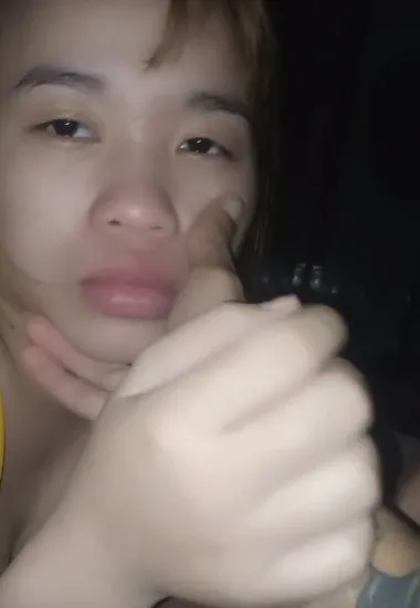 Bạn thân say mê bú cu