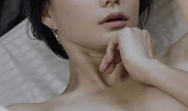 Massage Gợi Cảm: Kỹ Thuật Viên Địt Mạnh Trên Bàn | Nangcuc
